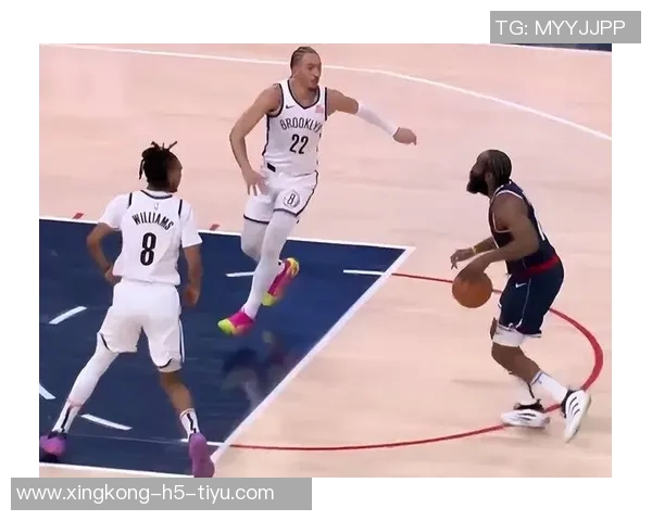 快船今日训练精彩瞬间小卡持球卢指导跑位哈登投篮比尔运球展现默契