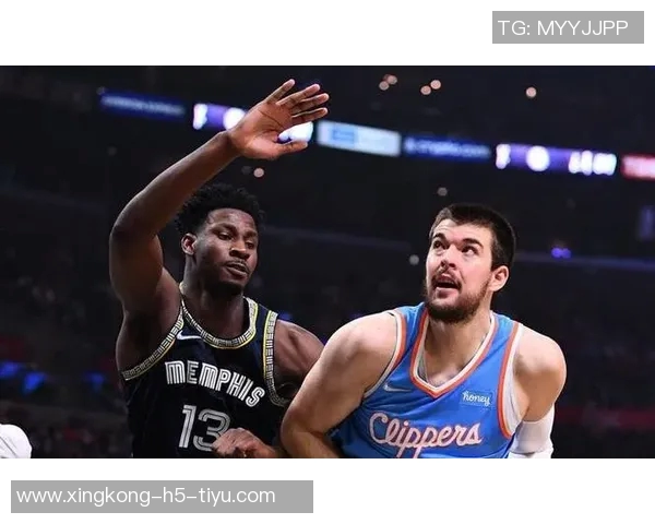 迪班萨狂砍33分10篮板10助攻助杨百翰豪取九连胜状态火热引发关注