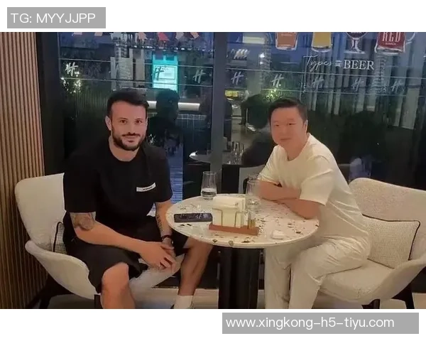 卡扎伊什维利与妻子共享东京之旅美好时光尽显劳逸结合生活态度